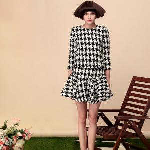 女生怎样穿衣服算保守,女生怎么穿衣服才好看