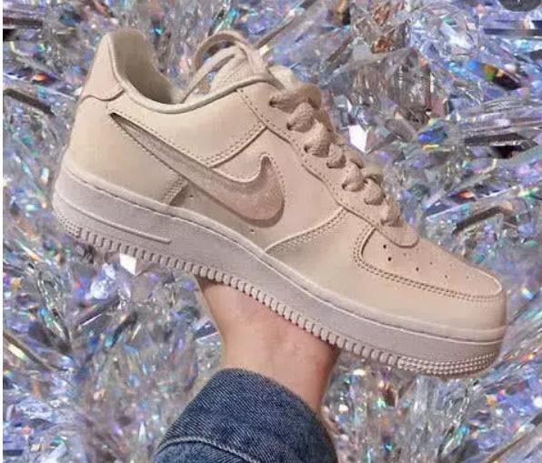 耐克空军一号荔枝皮黑白,耐克空军一号椰子白