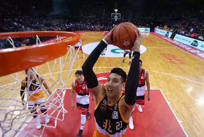 运球不好但上篮很强的球星,运球不如高中生的nba球员