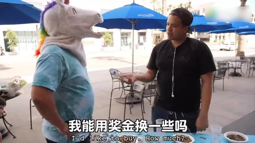 你精通嗑瓜子的艺术了没？当歪果仁开始学中国人嗑瓜子……