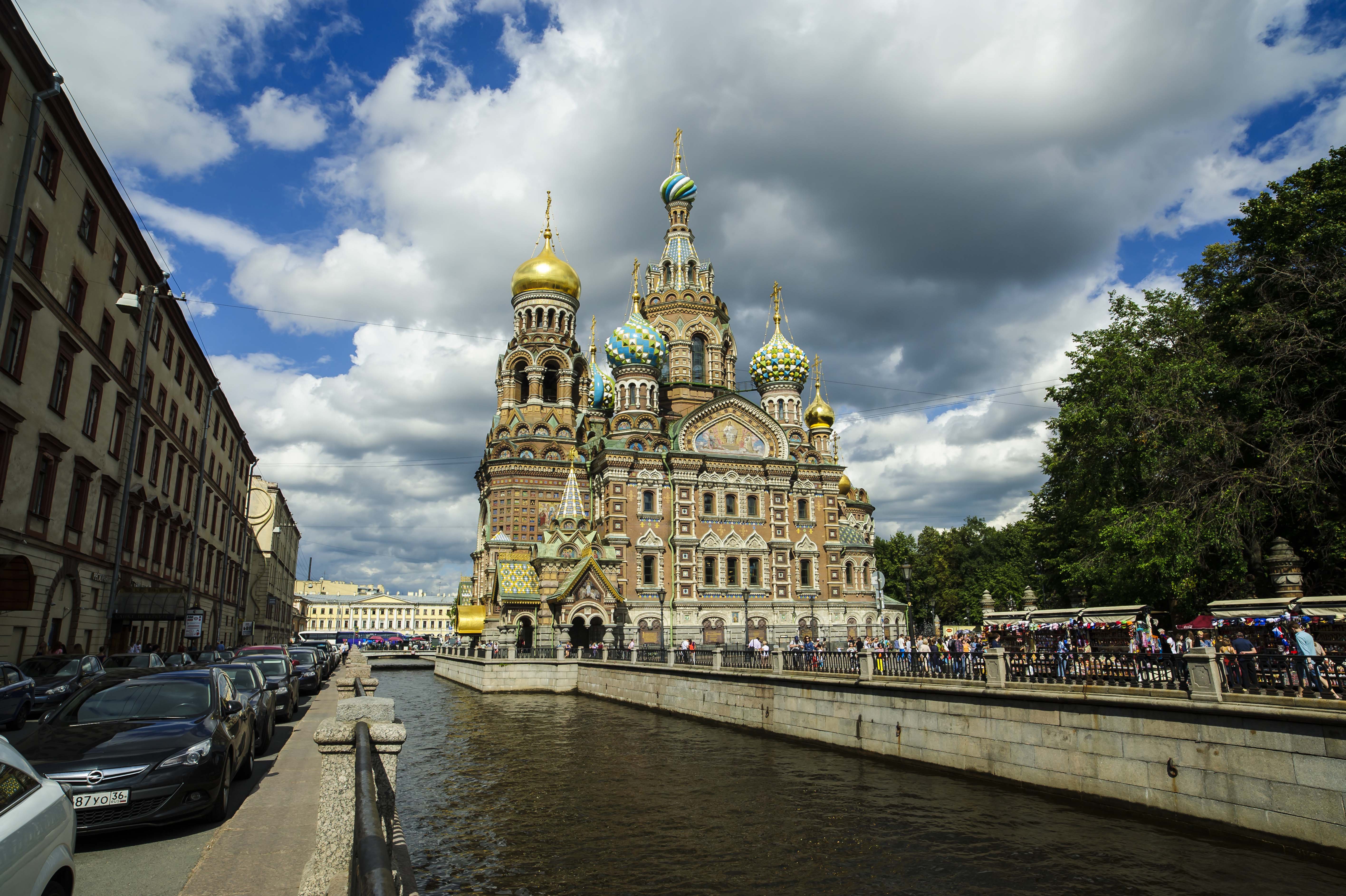 圣彼得堡景色迷人,圣彼得堡夏天的风景
