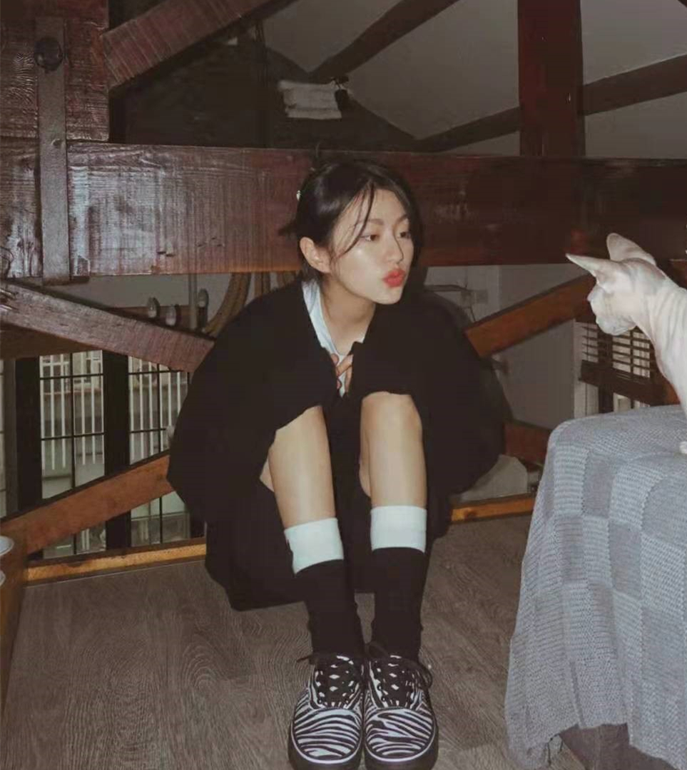 跟着抖音时尚穿搭博主学了一下,跟着博主打卡