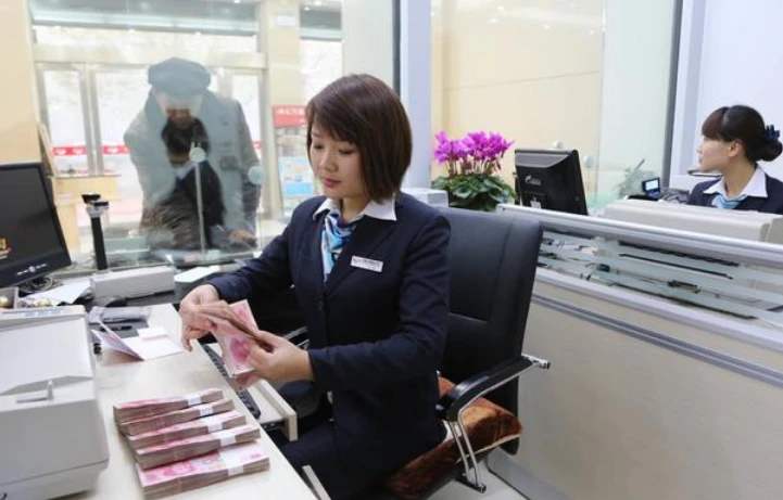 存银行的钱被盗刷了银行会赔吗,存款存在银行被别人取走怎么办