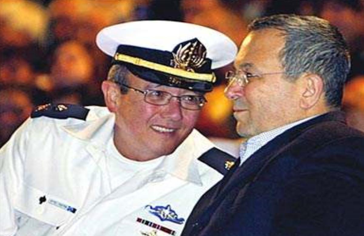 多年前父亲离家出走,父亲逃往中国避难儿子回国