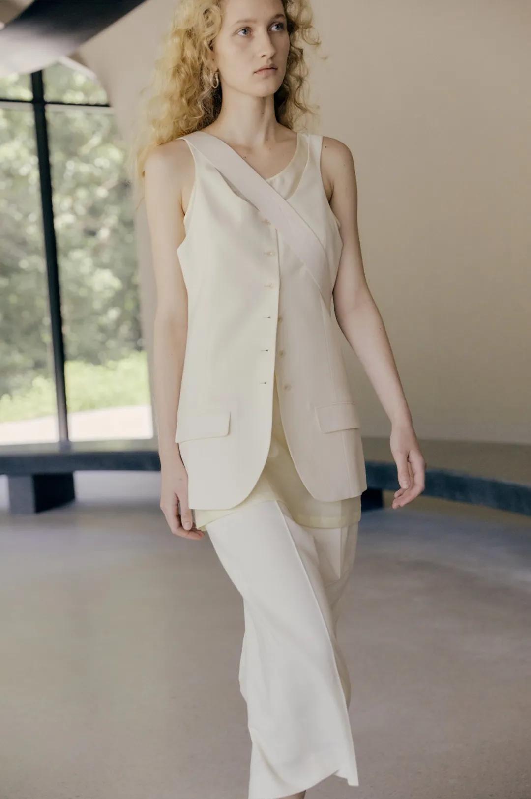 Jennie的马甲原来是学Kate Moss啊