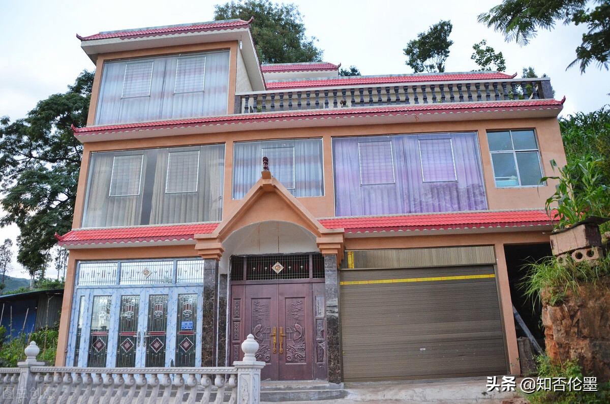 盖房引起隔壁地基下沉,农村建房基础下沉怎么处理