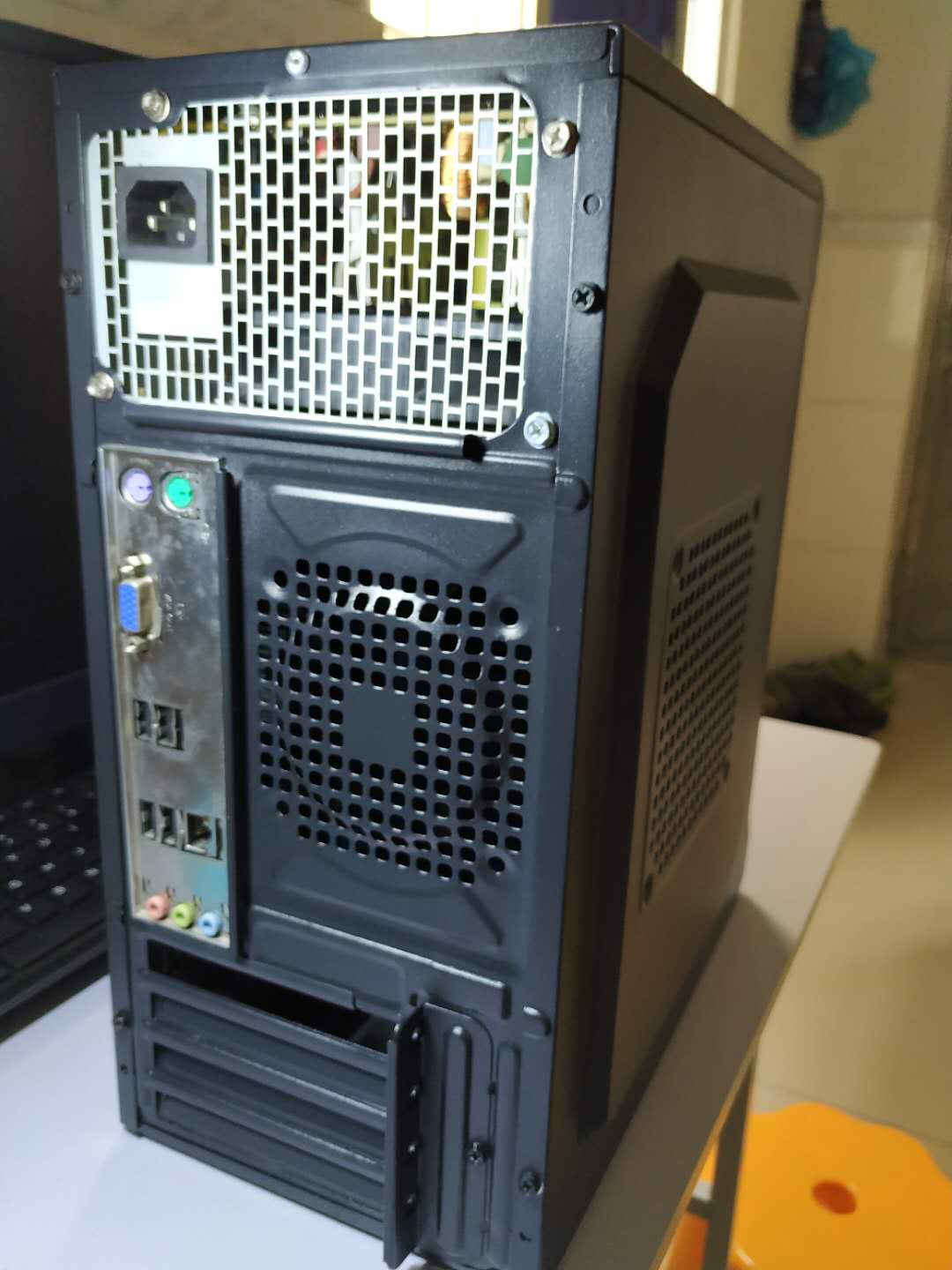 600元主机全套玩吃鸡,五百元可以玩吃鸡的电脑