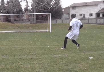 怎么用内脚背发力,内脚背弧线和搓出的弧线的区别