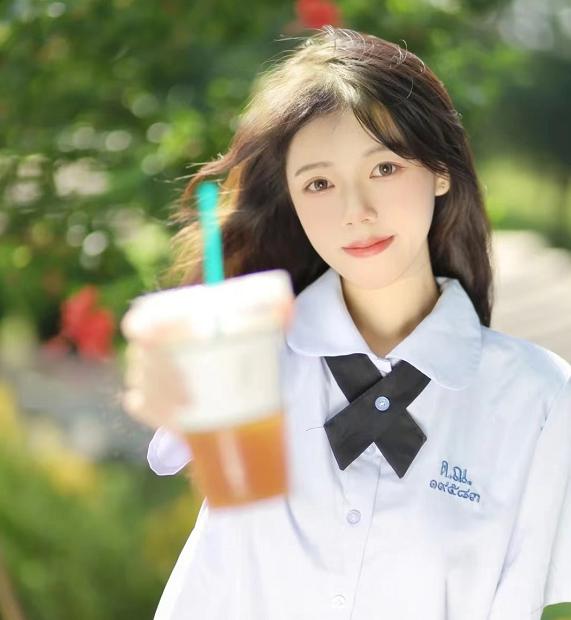 国外校服和中国校服的区别,中国的校服和韩国校服的差别