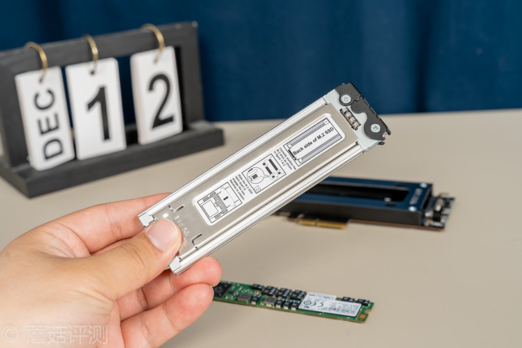 极速插拔，解锁更多使用姿势、ICYDock硬盘抽取盒PCI转M2评测