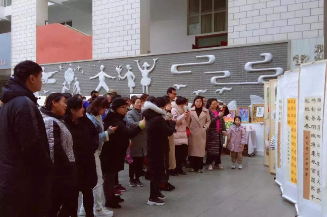 不忘初心砥砺前行教育实践活动,不忘初心小学文艺表演