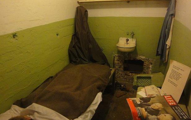 史上最惨越狱犯,史上最强越狱犯12年4次高智商逃跑