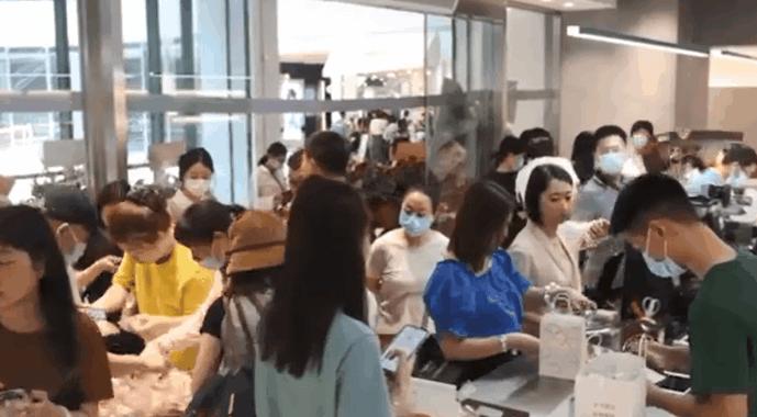 从一家私房工作室到火火火火爆南京，这家店有什么特别之处？