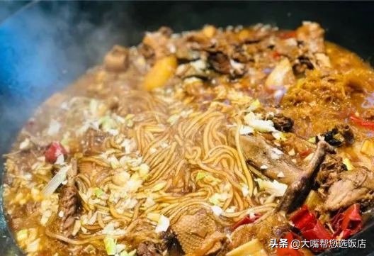 吃在中国的美味,中国美食大锅炖鱼