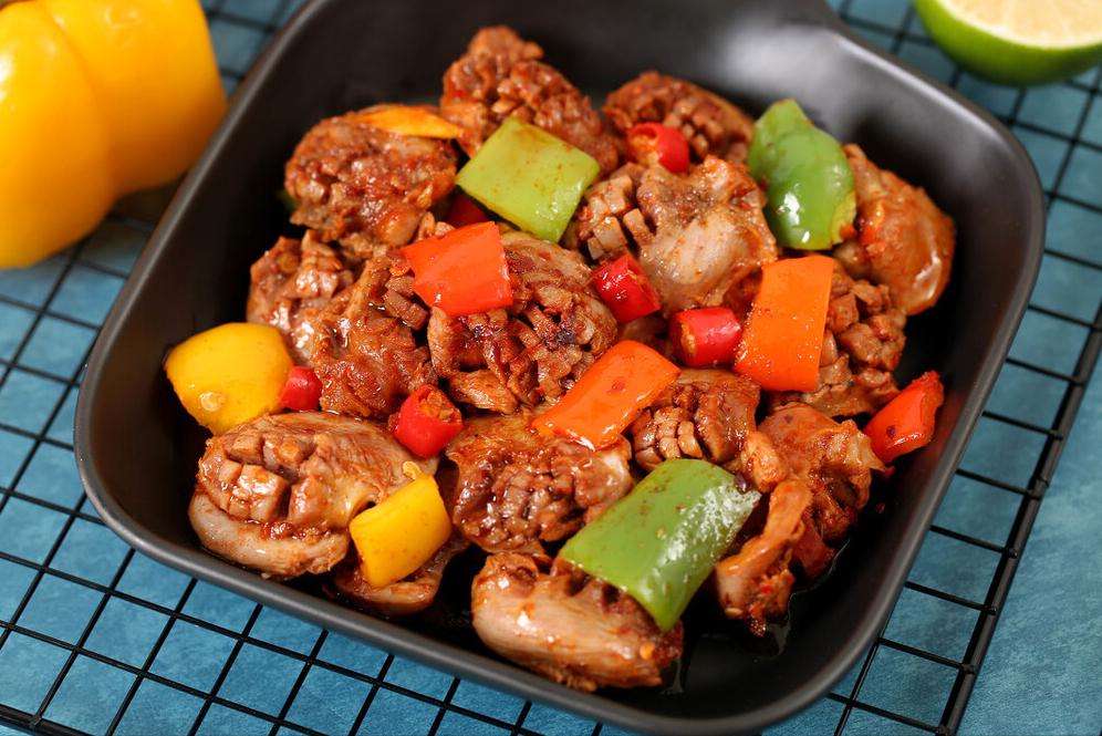 炖鸡肉时切记不要直接炖,鸡肉不用焯水怎么炖好吃又嫩呢