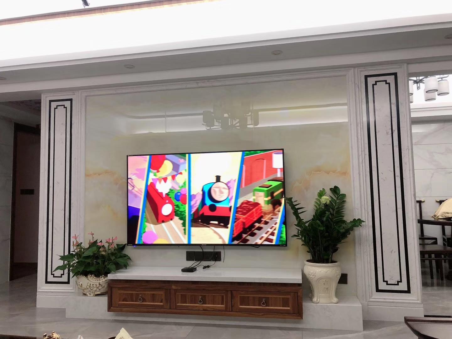 金属线造型电视背景墙,隐形门背景墙加金属线效果