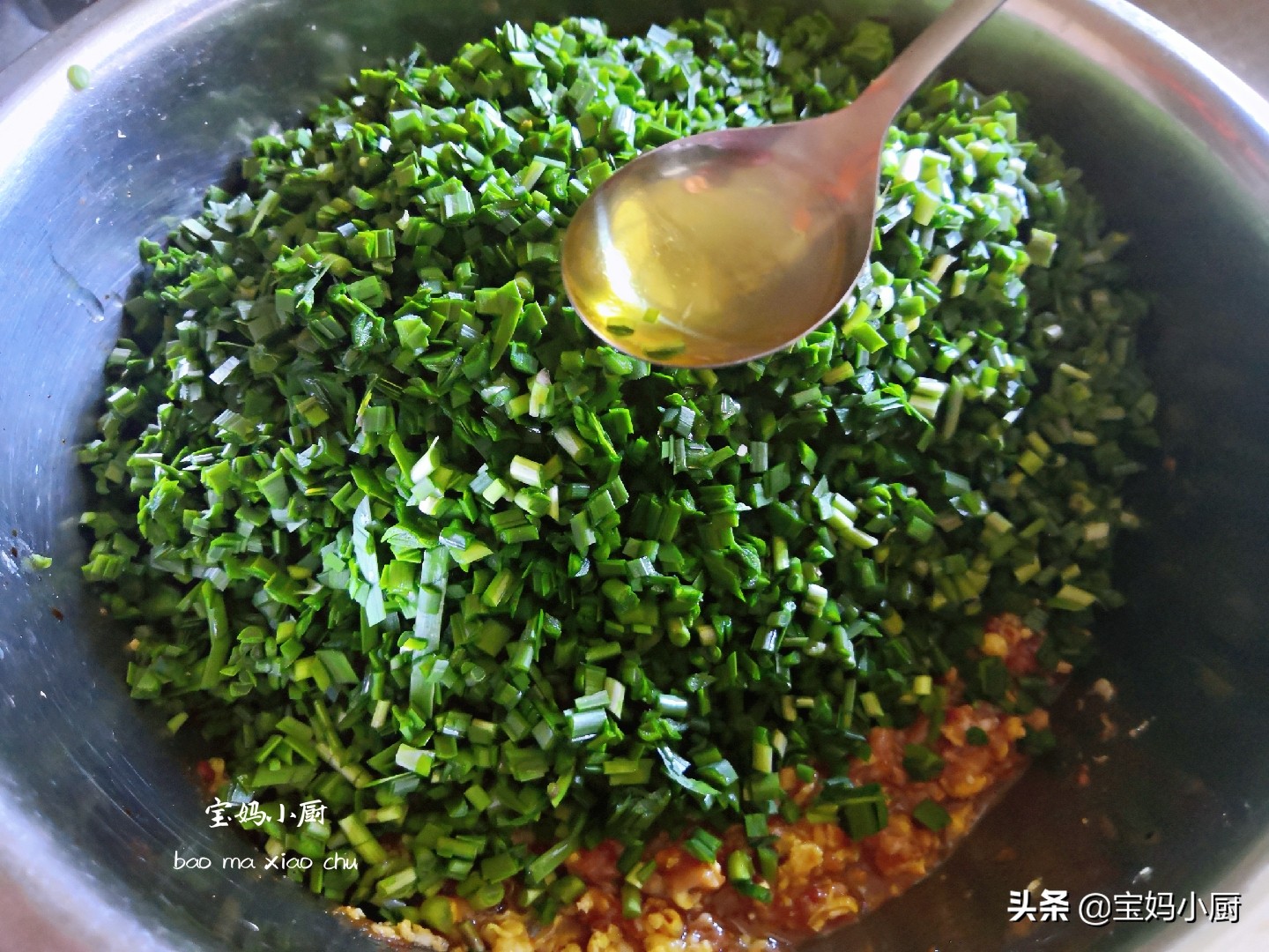 韭菜馅饺子怎么能多包馅,包韭菜馅饺子直接拌馅就错了
