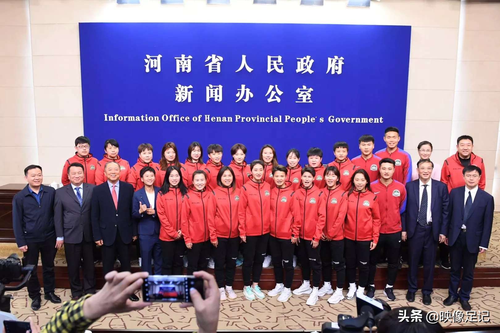 谁说女子不如男足球裁判,谁说女子不如男女足