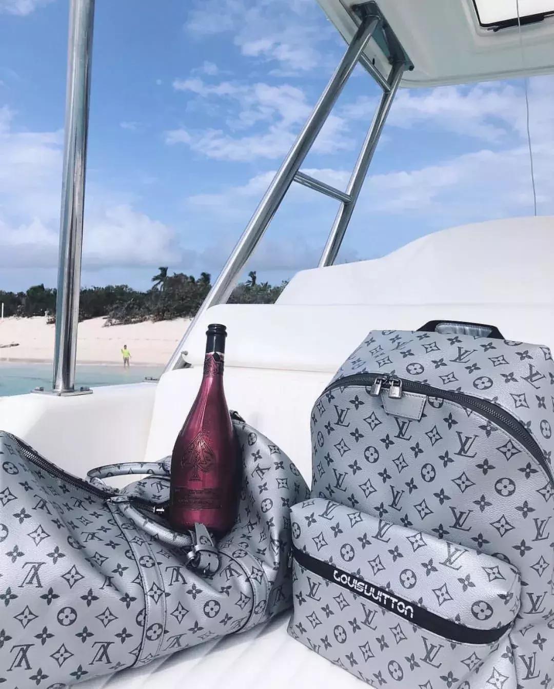 2020最火的男士包guccilv,gucci和lv包包入门款