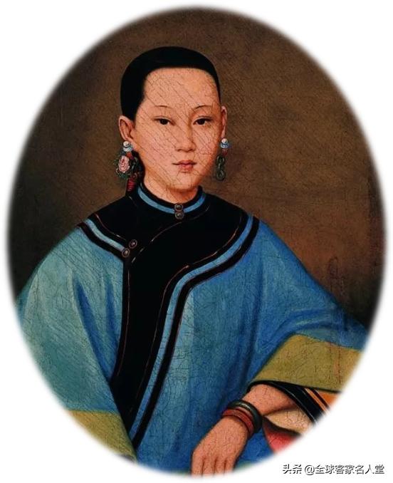 客家风格的衣服,外国人喜欢古代的服装