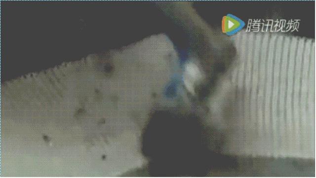 黑色呢子大衣粘毛起球处理多少钱,大衣粘毛怎么办教你一招巧除毛絮