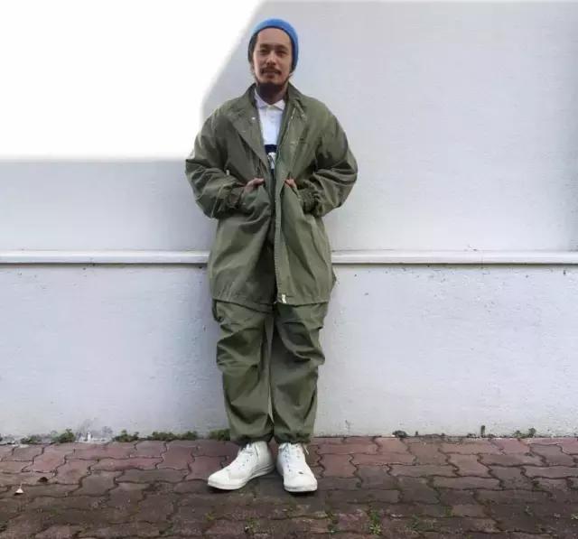 今天余文乐老师要为你们上一堂军装搭配课，答应我要好好学习哟！