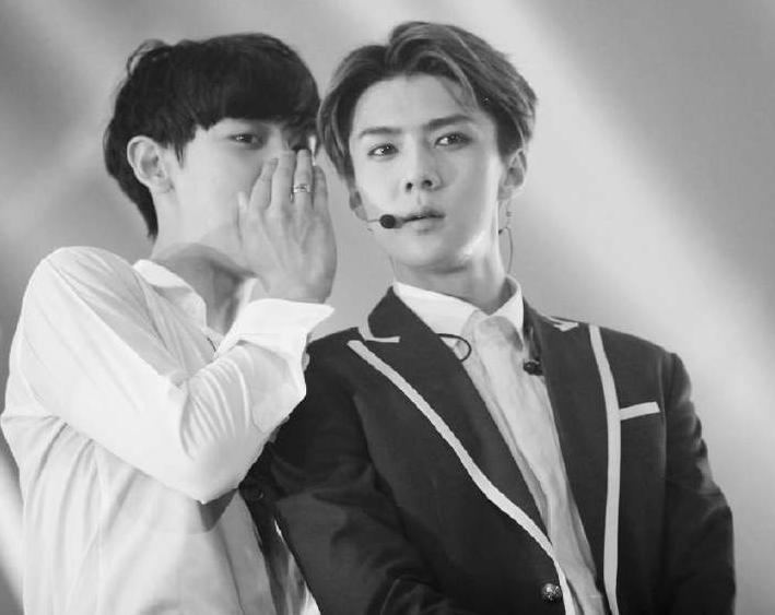 朴灿烈吴世勋金俊勉三人摇头,朴灿烈吴世勋jyp