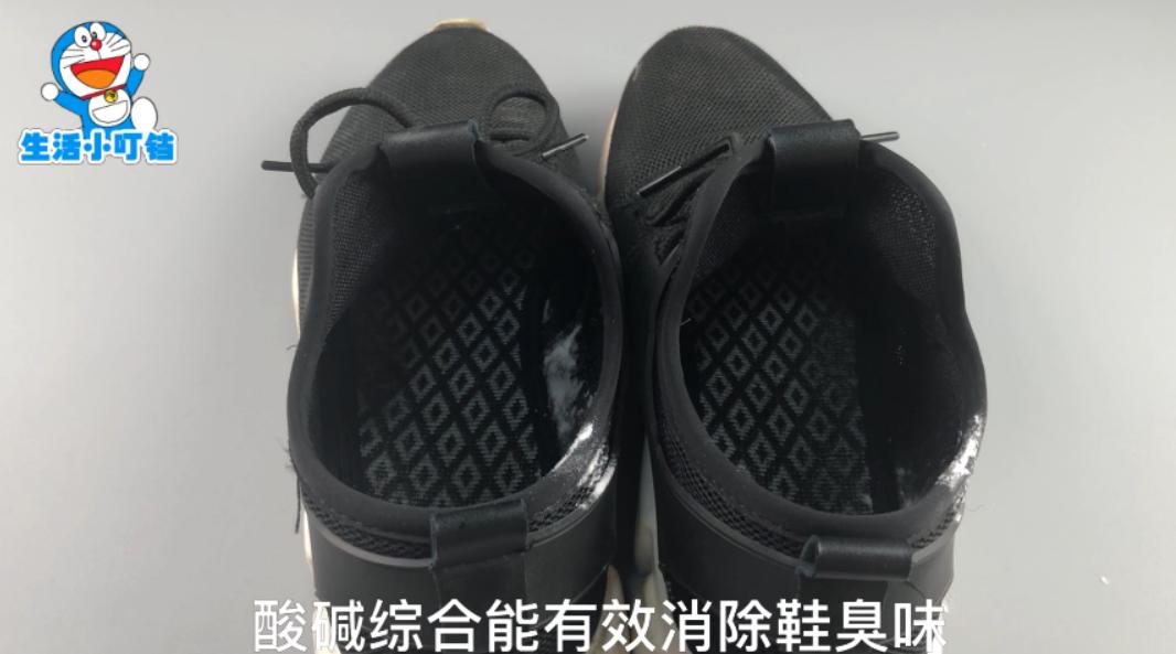 鞋里有汗臭味别着急？只需用这几招，不用刷洗轻松去除掉汗臭