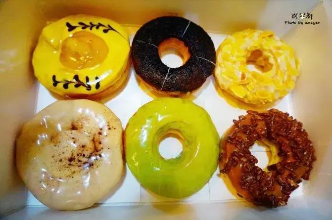 来成都带你去逛春熙路吃小吃,成都吃的特色美食攻略春熙路周围