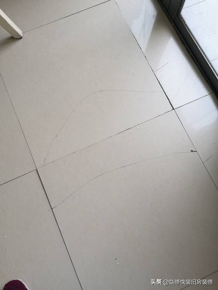 地砖空鼓胶打多了鼓起来怎么办,粘砖上墙空鼓砖为什么会鼓起来