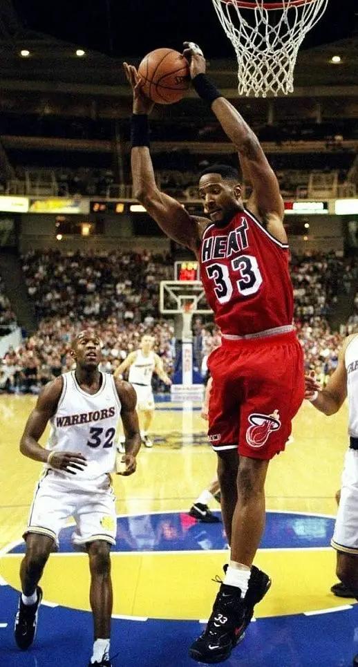 谁说中锋鞋不火？这双中锋鞋火到离谱！保罗也爱穿