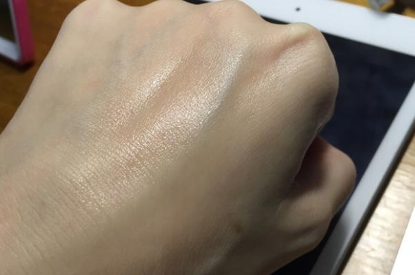 嘴唇干裂有细纹?看李若彤分享的护唇方法,砂糖加点“油”好滋润