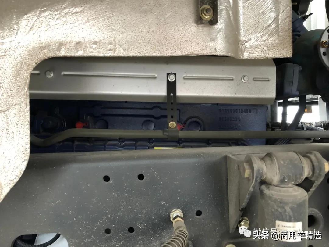 300马力的三轴货车配多大速比,300马力自卸车四桥