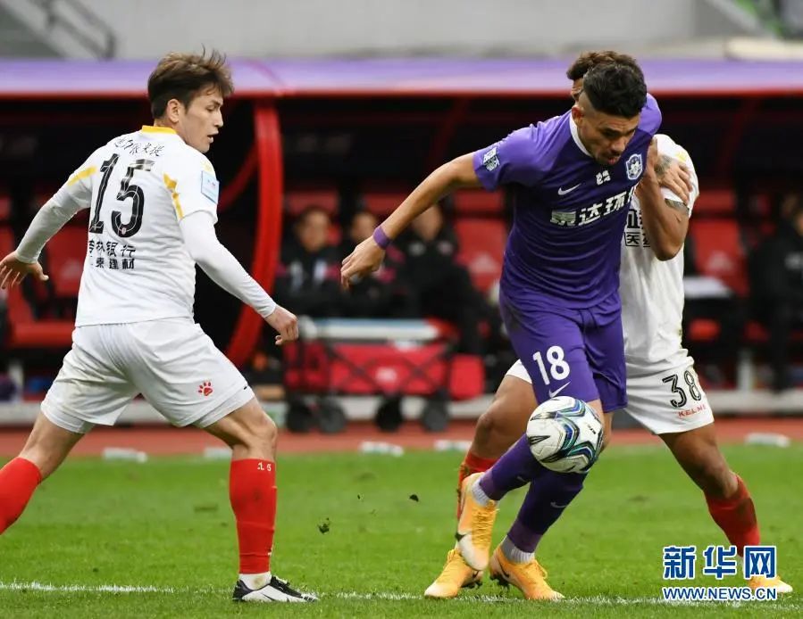 脱胎换骨？大胜长春亚泰击碎外界质疑！苏亚雷斯梅开二度终于找回自己球靴