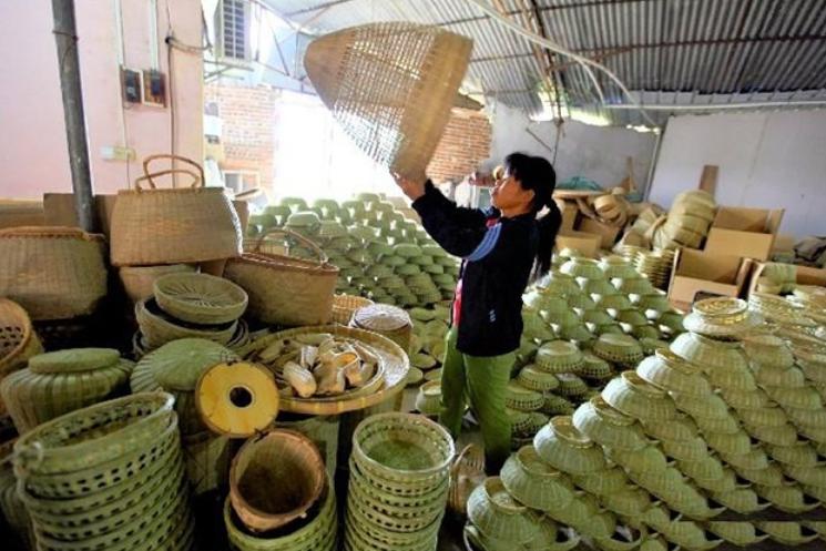 丈夫恶习难改,浙江农村女人肖开琴,离婚卖竹篮子,年收入800万