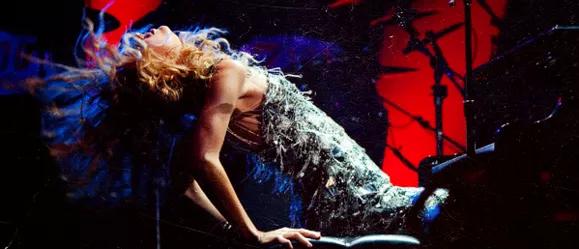 杨幂维密内衣广告黑色系男人装,杨幂维密代言内衣