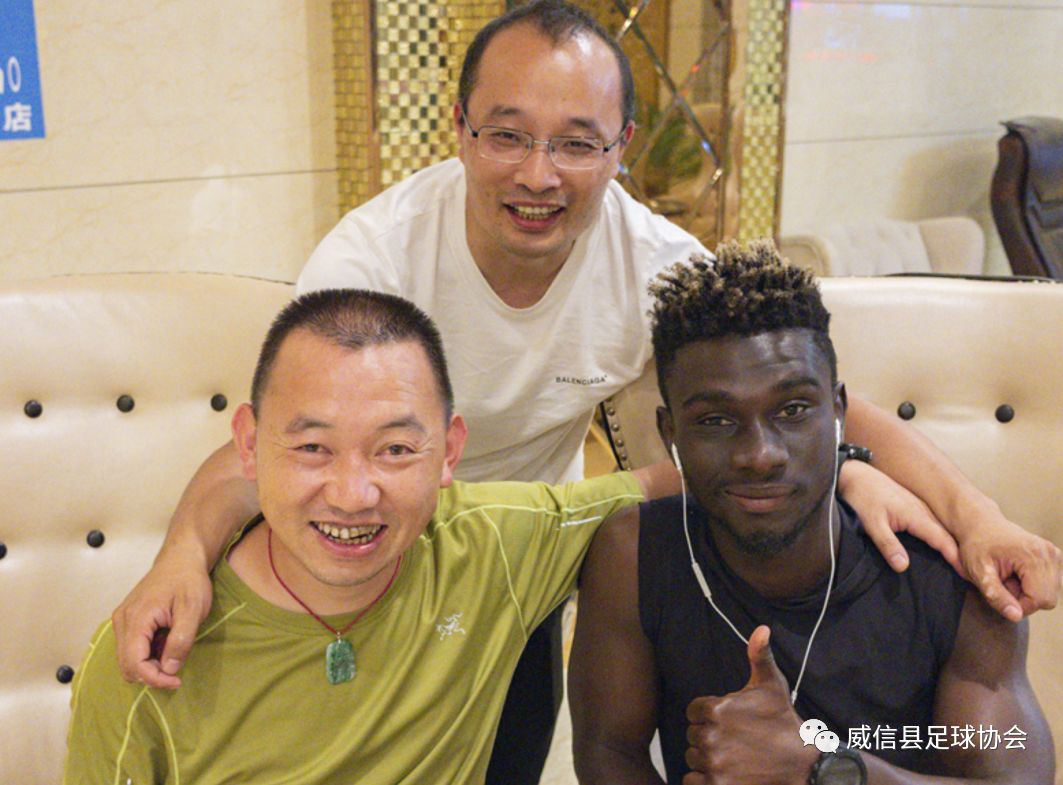 三市镇的足球比赛,我县首次举办全国县域足球赛事