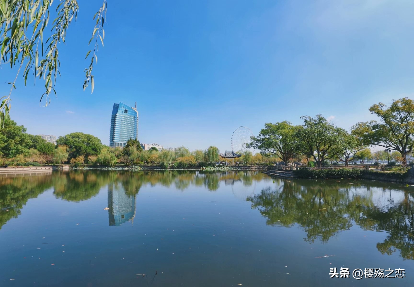 因湖得名的中国一省,因江河湖泊而得名的城市