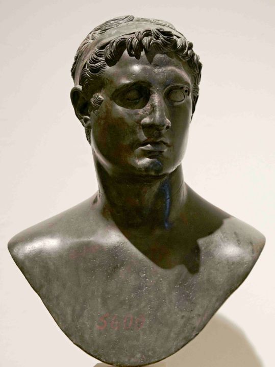 赠你一枚绝世珠宝，换我家族百年安好|艺海拾真