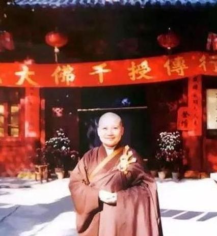 李娜当年皈依佛门到底是什么原因,李娜皈依佛门再次登台