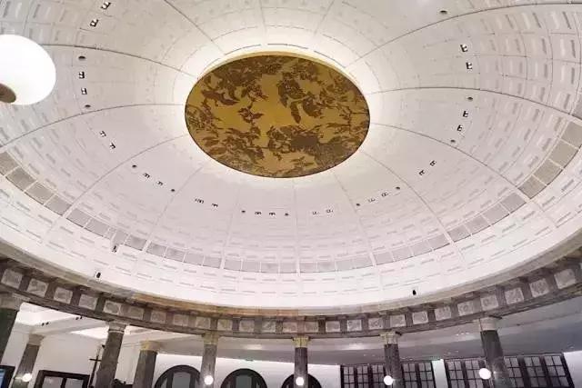 星巴克百年建筑,星巴克翻新