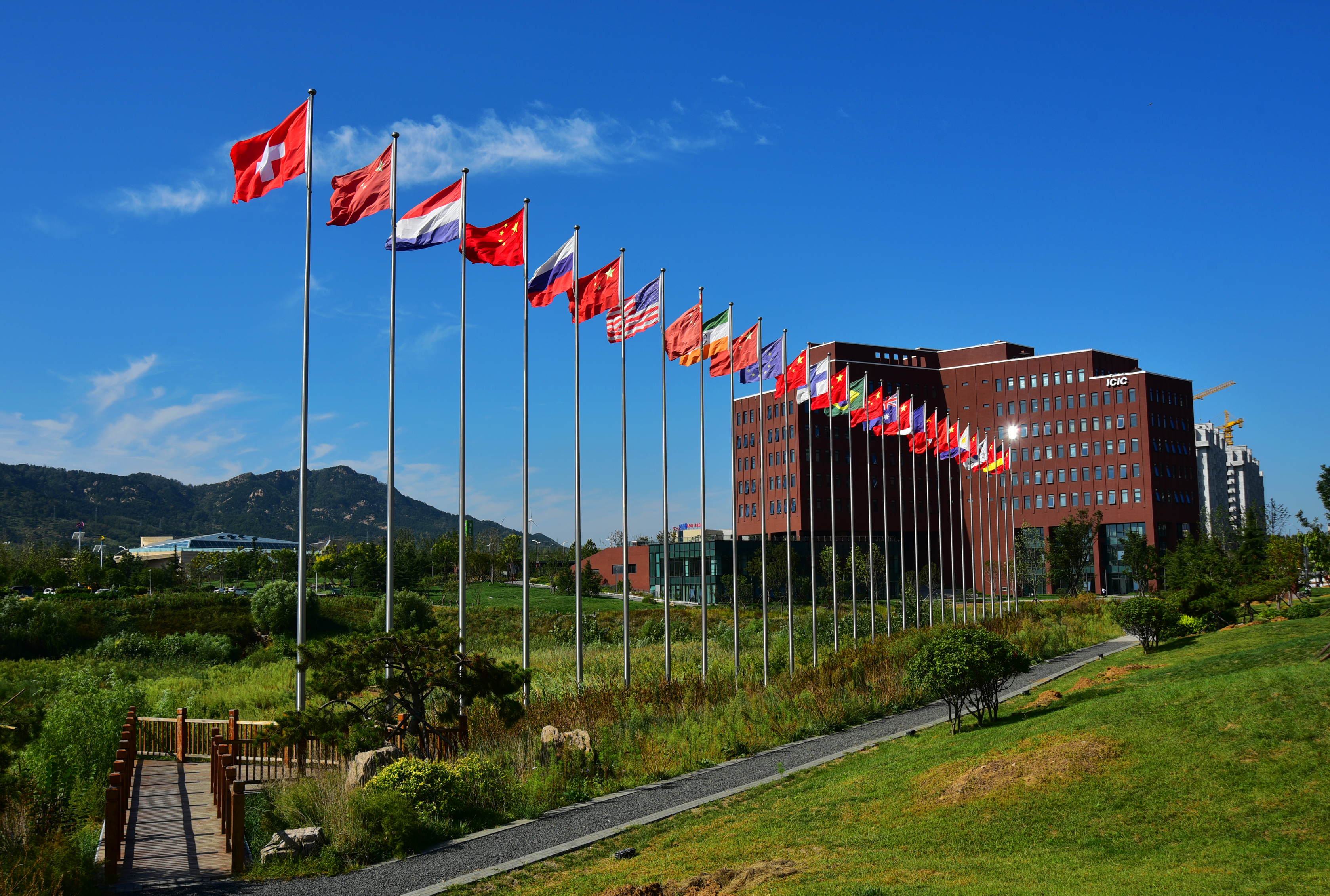 青岛西海岸新区：开放引领迸发澎湃新动能