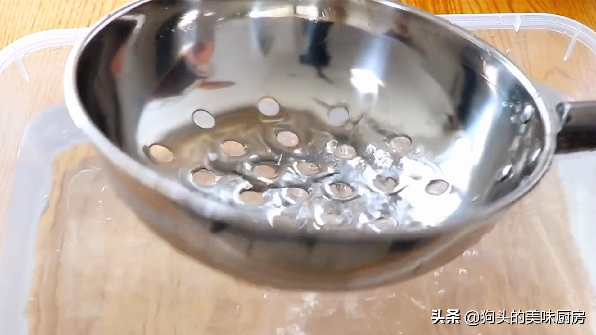 天热就喜欢吃它，6块钱一碗，自己也能做，筷子一搅，爽滑又筋道