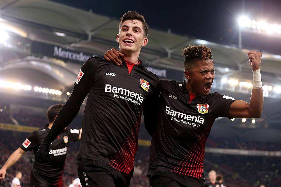 9日凌晨转会：意料之外！睡皮跳级替萨里，伊布高薪续约接近完成