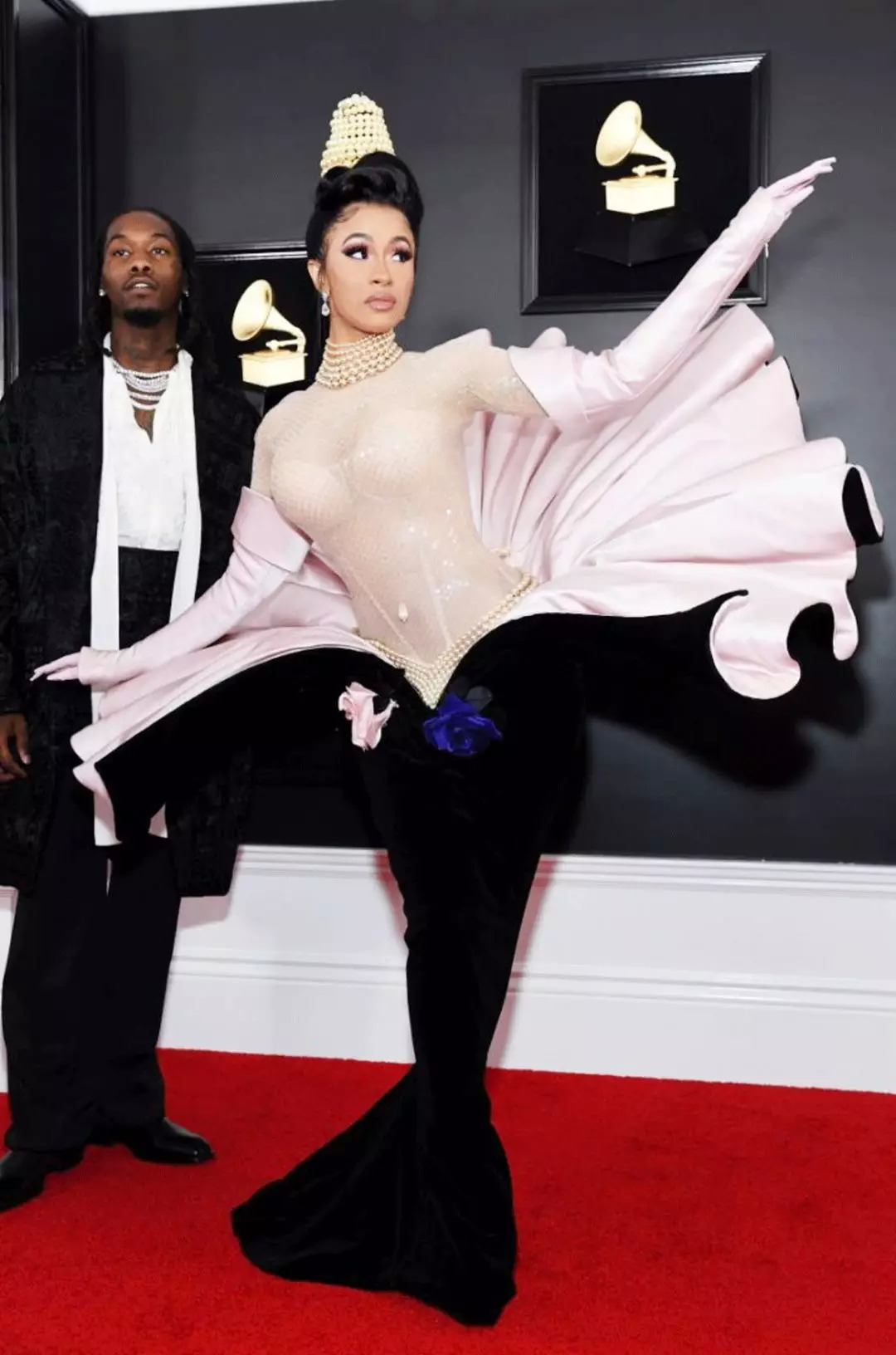 牛本山后继有人｜一个做过脱衣舞娘，唱得了Rap的小品演员CardiB