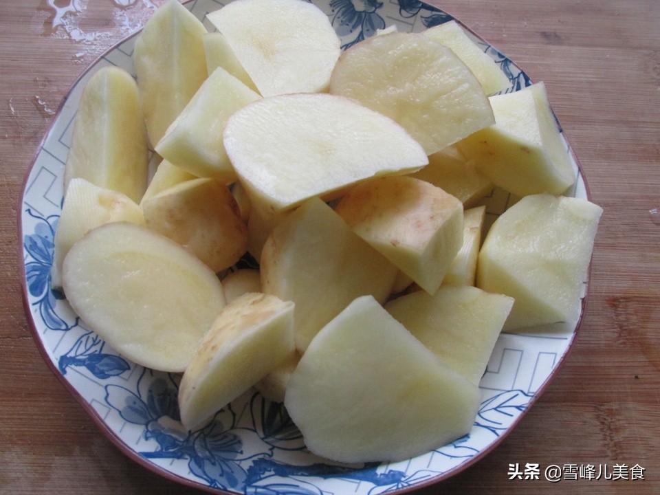 60年老厨师透露给我8道特色美食,炖排骨盐放早了又柴又硬怎么补救