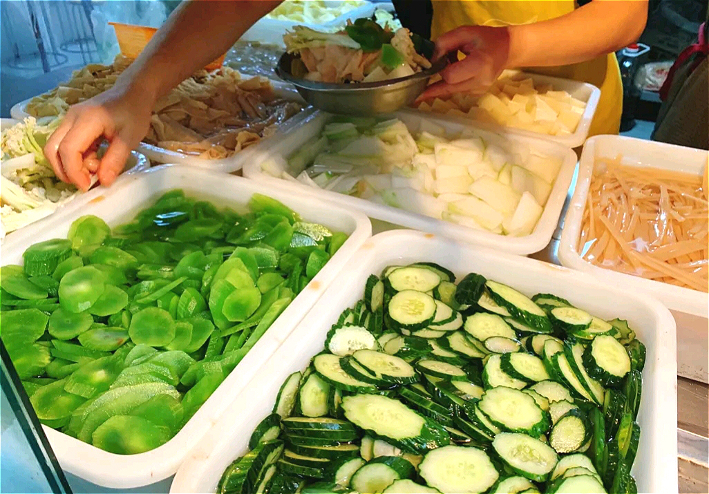 万象新城巴适冒烤鸭,正宗成都冒烤鸭