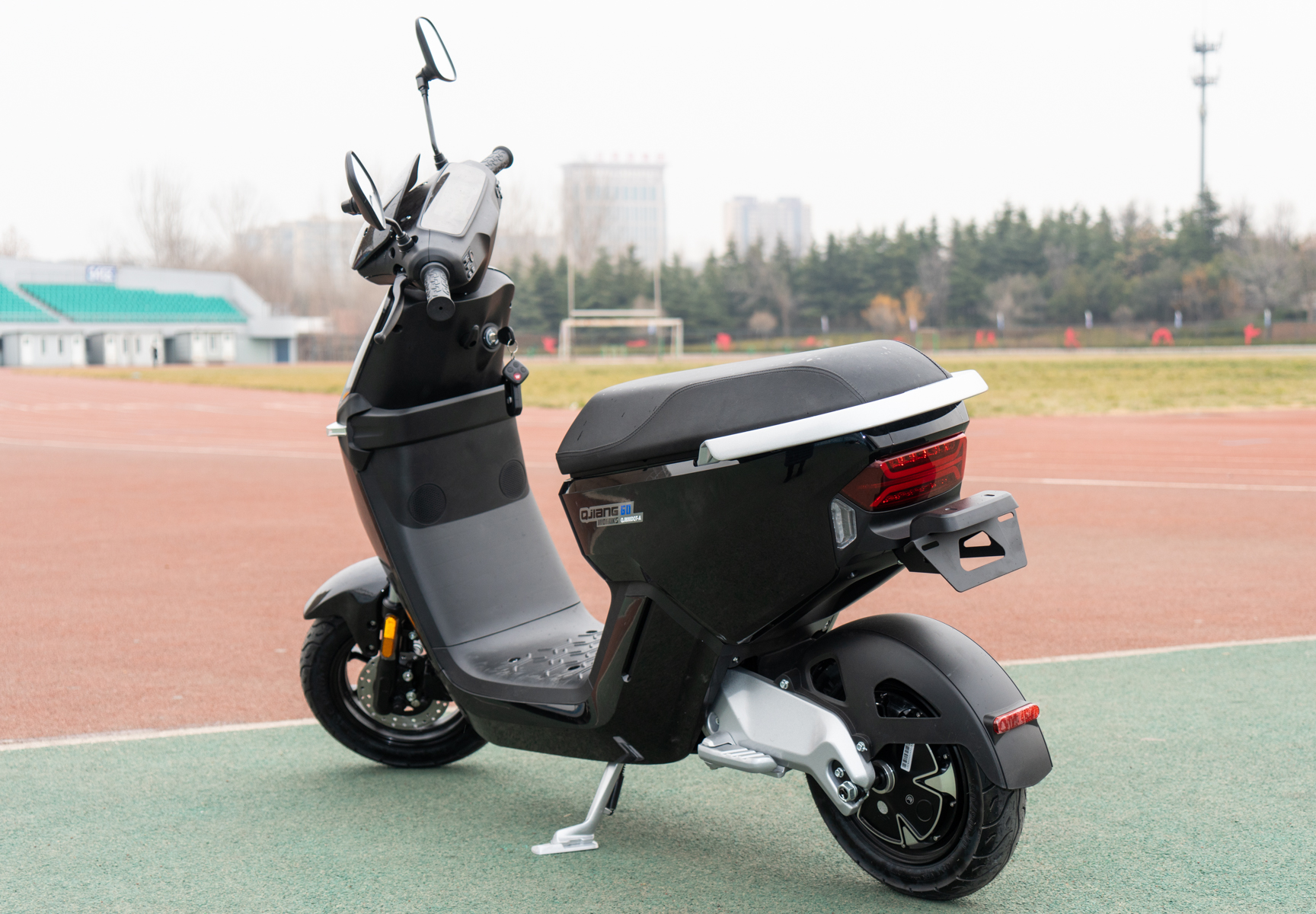 电动车别只认小牛，钱江摩灵能上三种牌，十分给力