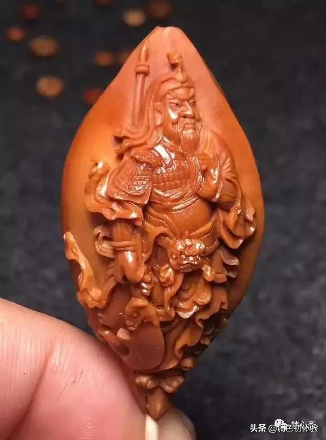 玩橄榄核要有技巧,橄榄核雕什么题材好