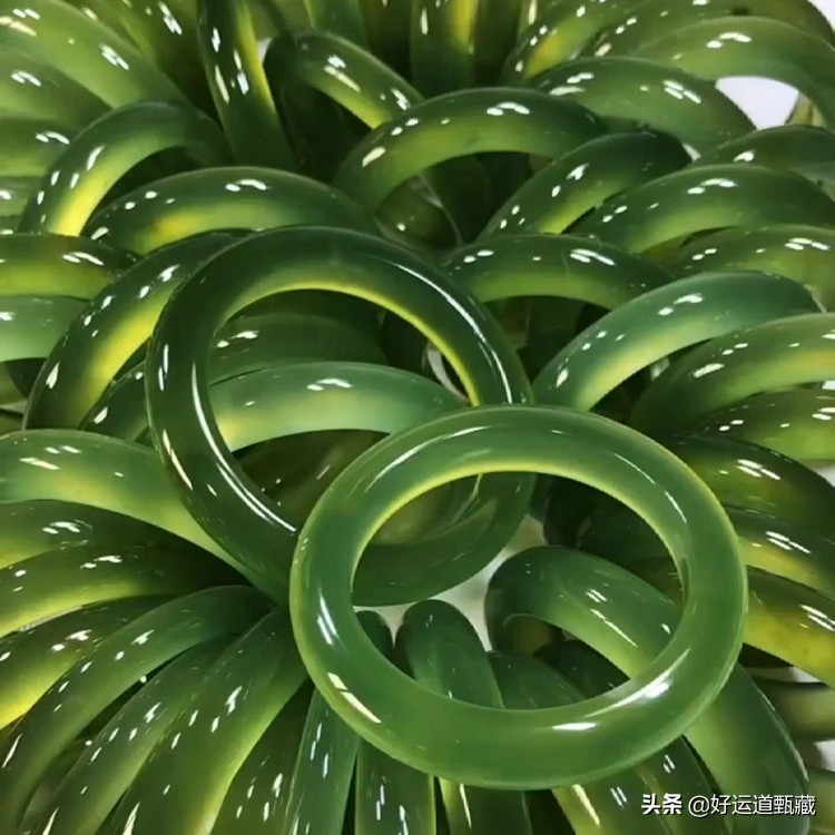 岫玉温润细腻光滑透亮为啥不值钱,如何挑选岫玉的好坏